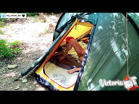 ❤️ ថតដោយកាមេរ៉ា Passionate jerk off Stranger in a tent ❤️❌ ស្លុត នៅពួកយើង  ❌️❤